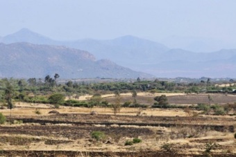Climate change had a devastating impact on agriculture in the Mount Kenya region, Kenya. Interdisciplinarity and transdisciplinarity work is essential to tackle complex issues (Photo: CIAT/Neil Palmer via Flickr, CC BY-SA 2.0)